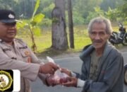 Polres Lombok Barat Berbagi Berkah Idul Adha, Salurkan Daging Kurban untuk Kaum Dhuafa di Batulayar