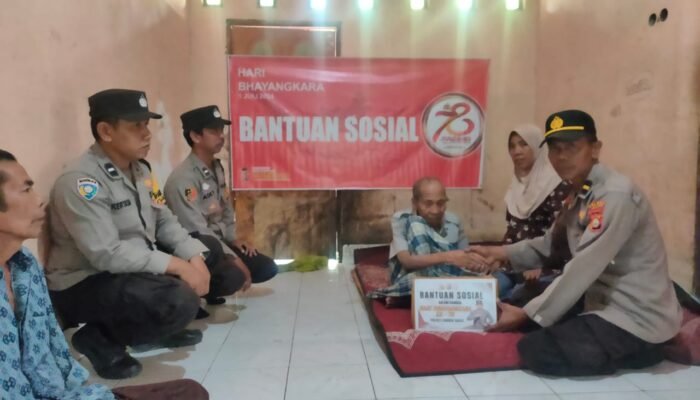 Polsek Kuripan Perkuat Solidaritas Masyarakat melalui Bansos Hari Bhayangkara ke-78