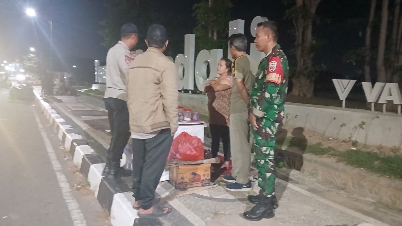 Patroli Gabungan TNI-Polri Cegah Gangguan Kamtibmas di Beleka