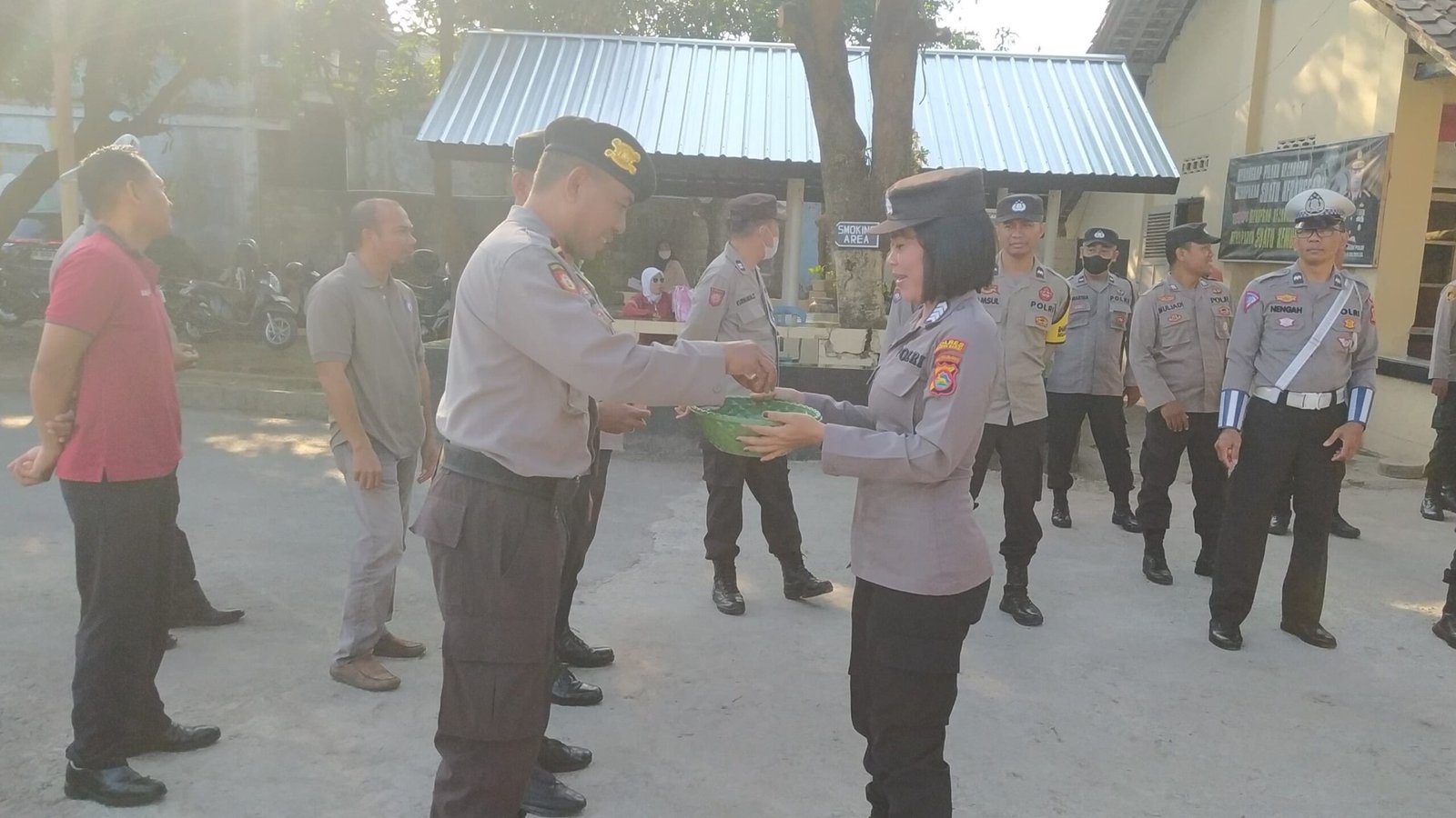 Polisi Kediri Lawan Stunting dengan Telur, 64 Minggu Berbagi Gizi