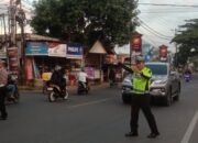 Polsek Batulayar Atasi Kemacetan Senggigi dengan Gatur Sore