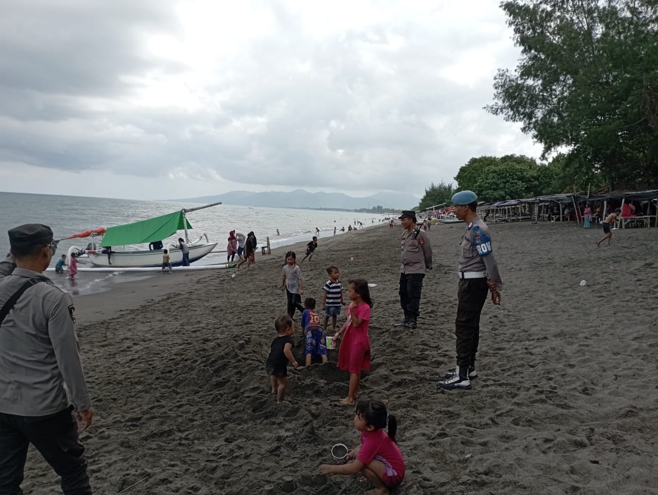 Polsek Labuapi Intensifkan Patroli di Pantai Kuranji dan Batas Senja II