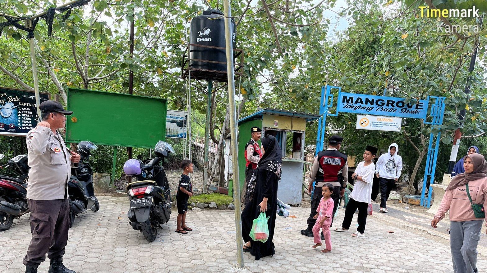 Polsek Sekotong Perketat Patroli, Wisatawan Aman di Ekowisata Mangrove Tanjung Batu