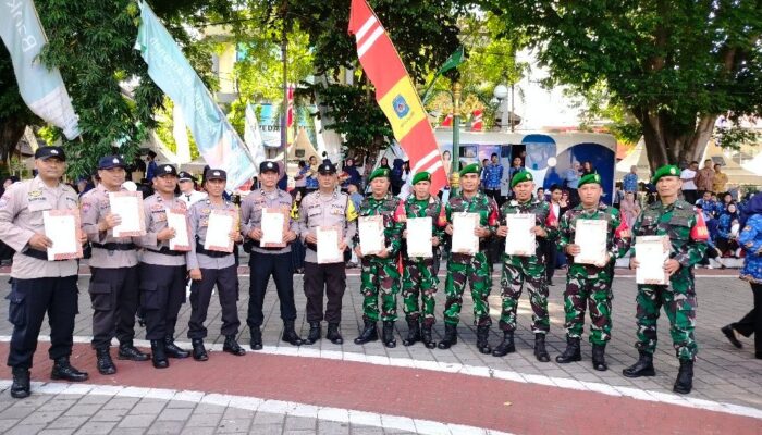 Dedikasi Tinggi, Enam Babinsa Kodim 1606/Mataram Terima Penghargaan dari Walikota Mataram