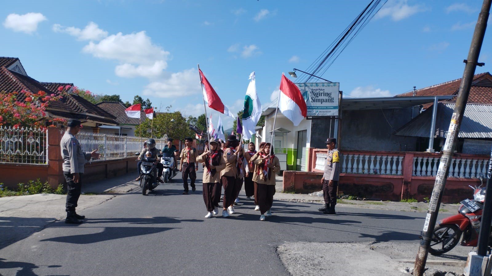 Kemeriahan Pawai Alegoris Hari Pramuka di Gerung