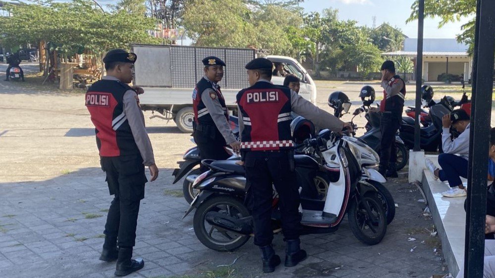 Patroli Dialogis, Jalin Keakraban Polisi dan Warga Rumak Jelang Pilkada