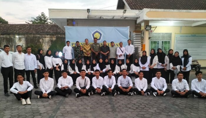 Semangat Nasionalisme Menggelora: Mahasiswa STIA Mataram Dapatkan Wawasan Kebangsaan dari Danramil 1606-05/Mataram