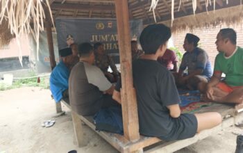 Jumat Curhat di Dusun Timbal, Polsek Sekotong Jalin Dialog Kamtibmas