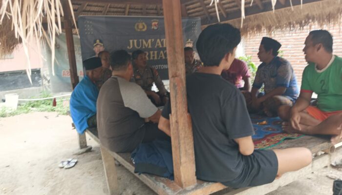 Polsek Sekotong Gelar Jumat Curhat, Warga Sampaikan Harapan dan Keluhan