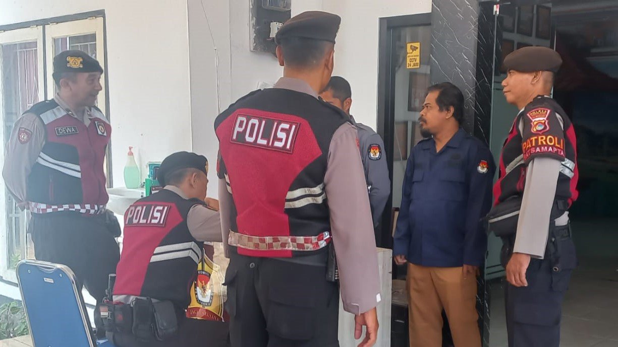 Polres Lombok Barat Kawal Ketat Kantor KPU, Pemilu 2024 Aman