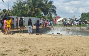 Rebo Bontong di Labuapi Tradisi Mandi Safar Meriah dan Aman