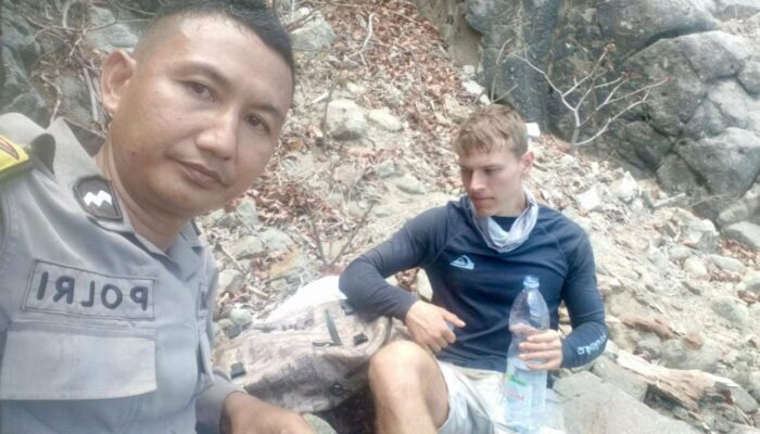 Dramatis! Polsek Sekotong Selamatkan Turis Belanda yang Terjebak di Bukit Meang