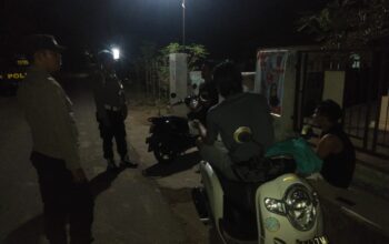 KRYD Polsek Lembar Patroli Rutin di Desa Jembatan Gantung, Aman Terkendali