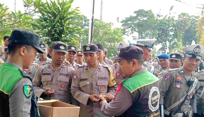 Prioritaskan Kesehatan, Polres Lombok Barat Beri Bekal Sehat untuk Personil