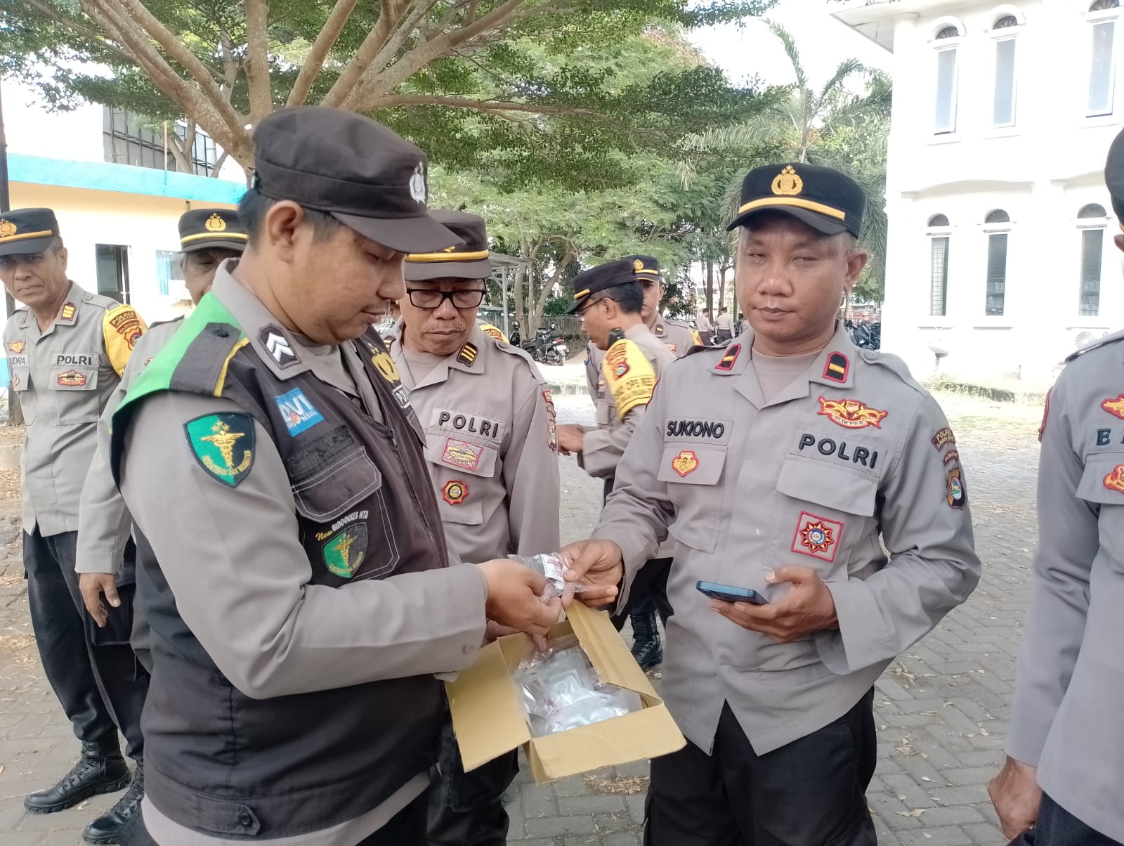 Pemeriksaan Kesehatan Polres Lombok Barat Pastikan Kesiapan Personel di Operasi Mantap Praja 2024