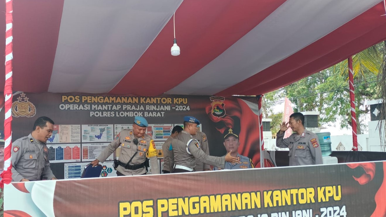 Pengamanan Pilkada 2024 Propam Polres Lombok Barat Cek Personel di Pos KPU