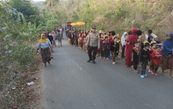 Tradisi Sasak Nyongkolan Momen Ceria di Desa Cendi Manik