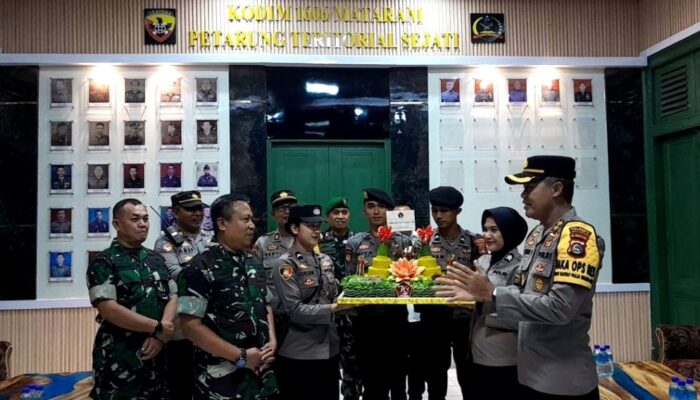 Kejutan Manis di Makodim 1606: Polres Mataram Rayakan HUT TNI dengan Penuh Keakraban