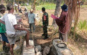 Babinsa dan Poktan Beriuk Sadar Tinjau Pembangunan Irigasi: Optimalkan Distribusi Air untuk Pertanian Lombok Utara