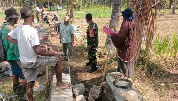 Babinsa dan Poktan Beriuk Sadar Tinjau Pembangunan Irigasi: Optimalkan Distribusi Air untuk Pertanian Lombok Utara