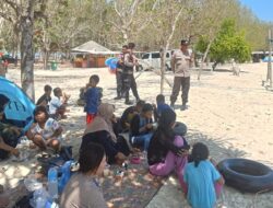 Aman dan Nyaman: Patroli Rutin di Pantai Elak-Elak