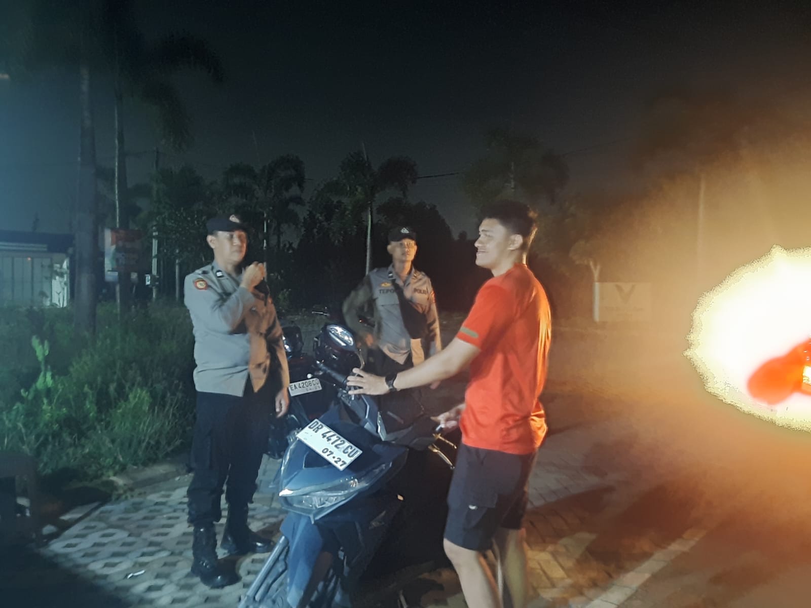 Ciptakan Kondusif, Polsek Labuapi Gelar Patroli Rutin di Vando Land