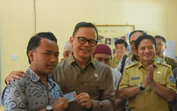 Pj Gubernur NTB Hassanudin Dampingi Wamendagri Kunjungi SMAN 1 Mataram