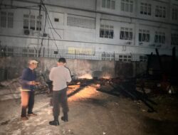 Kebakaran Hanguskan Rumah Panggung di Pagutan, Polsek Mataram Turun Tangan