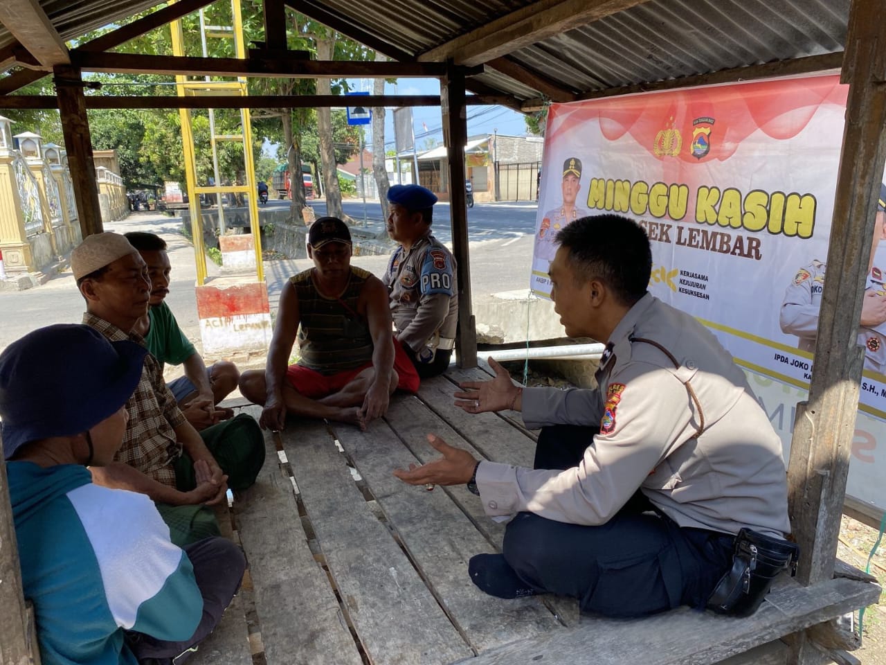 Minggu Kasih Polri Polsek Lembar Tingkatkan Patroli Demi Keamanan Masyarakat