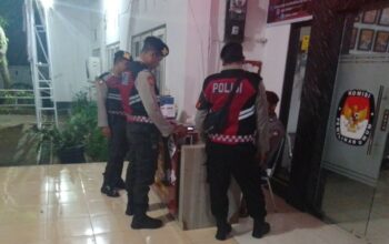 Operasi Mantap Praja 2024 Polres Lombok Barat Pastikan Keamanan di Kantor KPU