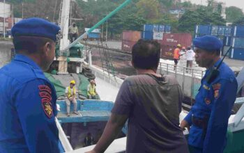 Polairud Lombok Barat Jaga Keamanan Pelabuhan Lembar dengan Patroli Rutin