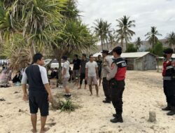 Polsek Sekotong Lakukan Patroli Rutin di Pantai Elak-Elak untuk Jaga Keamanan Wisatawan