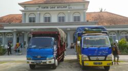 Proses Pengiriman Logistik Pilkada di Batu Layar, Aman dan Lancar