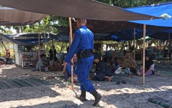 Satpolairud Lombok Barat Gelar Patroli Rutin di Pantai Senggigi Demi Keamanan Wisatawan