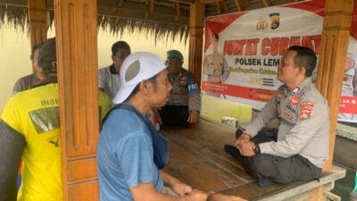 Jumat Curhat Polsek Lembar, Warga Kebon Talo Apresiasi Dialog Langsung dengan Polisi