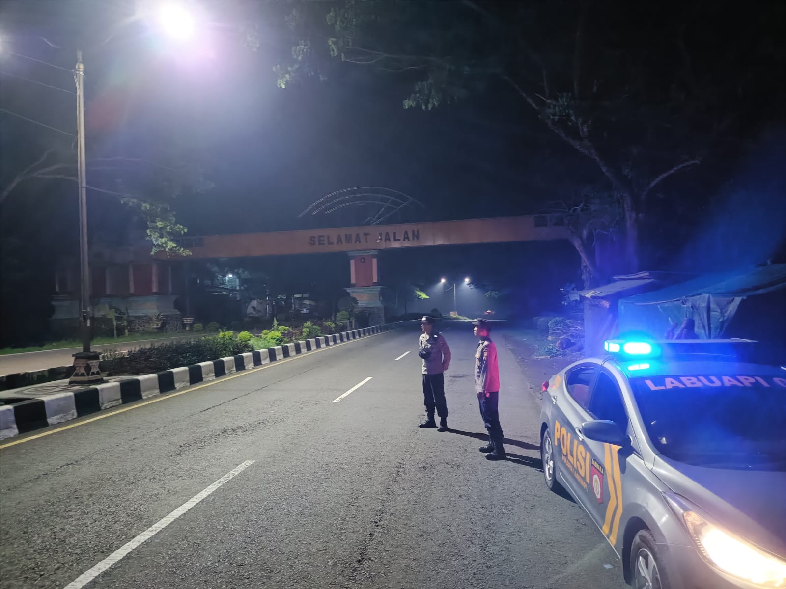 Hadir di Tengah Masyarakat: Patroli Rutin Polsek Labuapi Ciptakan Rasa Aman