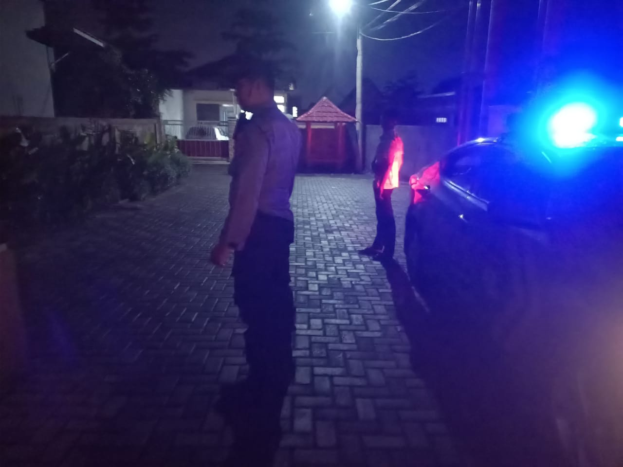 Patroli Rutin Polsek Labuapi Ciptakan Kamtibmas Kondusif di Perumahan Desa Telagawaru