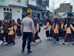 Polsek Kediri Tingkatkan Keamanan Lalu Lintas di Jam Sibuk