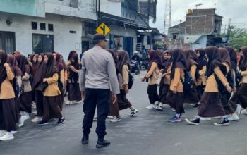 Polsek Kediri Tingkatkan Keamanan Lalu Lintas di Jam Sibuk