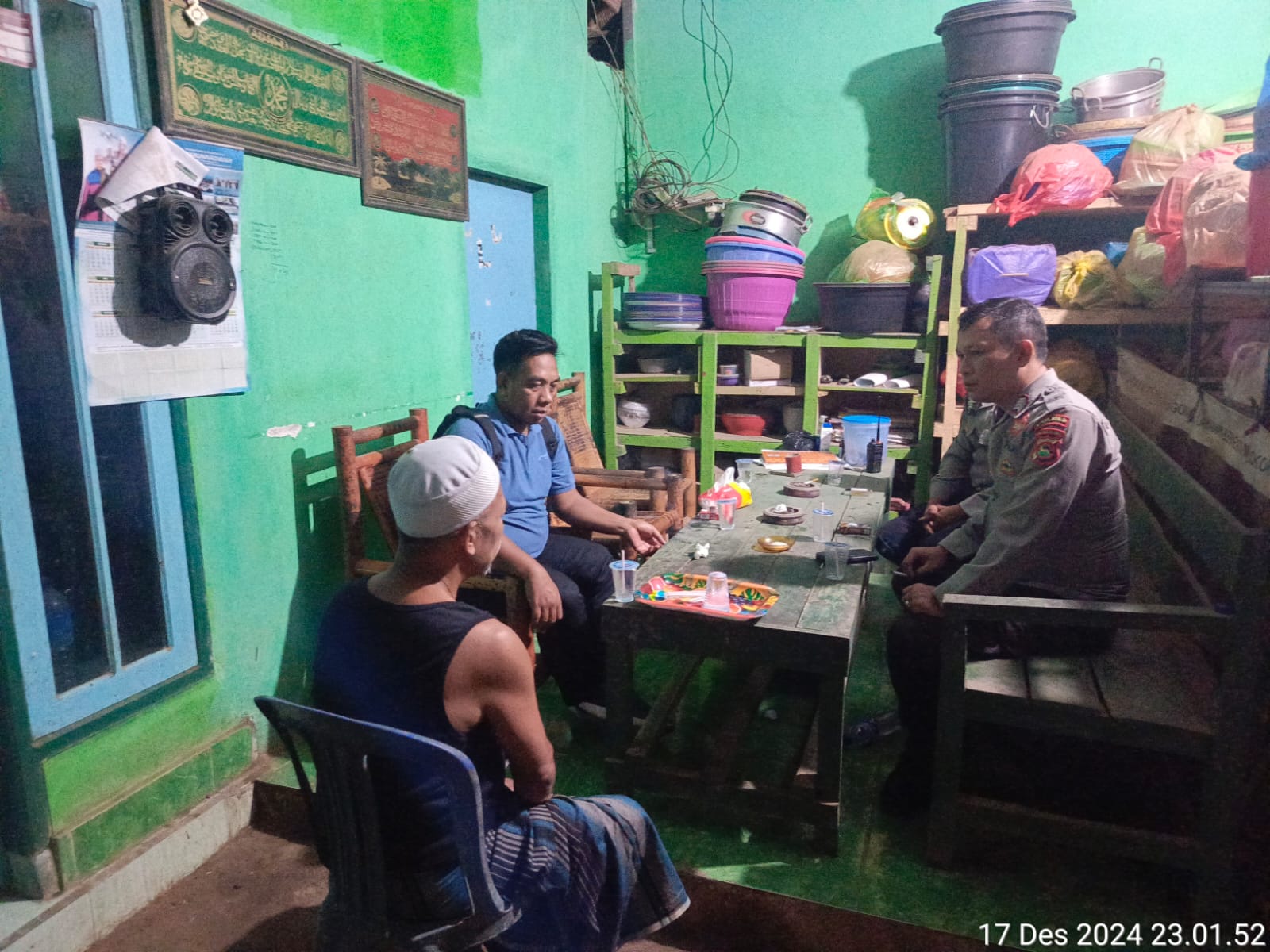 Polsek Lembar Giat Patroli Malam, Jaga Keamanan Warga di Desa Eyat Mayang