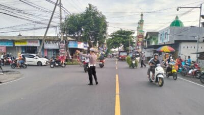 Polsek Batulayar Amankan Arus Lalu Lintas di Tengah Ramainya Kejurda BMX