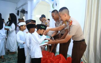 Ratusan Nasi Jumat Berkah Dibagikan oleh Taruna Akpol Angkatan 59