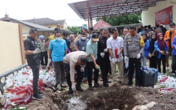 Polres Bima Kota Musnahkan Ratusan Gram Sabu, Ganja, Ribuan Miras, dan Knalpot Brong