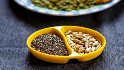 Cemilan kacang kuaci yang gurih dan menyehatkan.