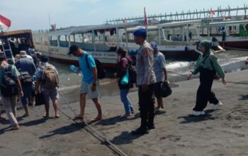 Sat Polair Tertibkan Penumpang Yang Menggunakan Jasa Angkutan Laut