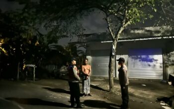 Kapolsek Turun Langsung, Patroli Malam di Kuripan: Wujud Komitmen Jaga Keamanan Warga