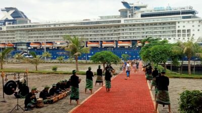 Ribuan Turis Internasional Kagumi Lombok Bersama Celebrity Millennium