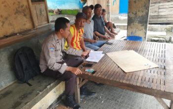 Bhabinkamtibmas Kelurahan Jatibaru Timur Polsek Asakota Sambangi Warga dan Sampaikan Himbauan