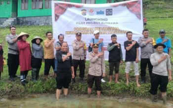 Dukung Ketahanan Pangan, Polsek Ropang Ikuti Launching Pilot Project Sumbawa