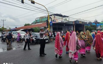 Polres Sumbawa Kerahkan Personel Amankan Karnaval Pawai Budaya HUT Sumbawa Ke-66